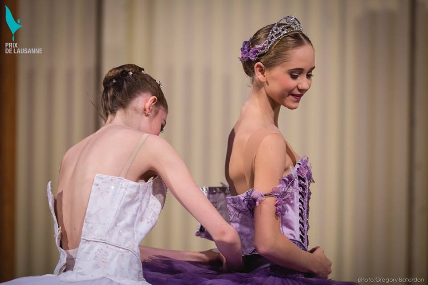 Bailarinas preparandose Prix Lausanne