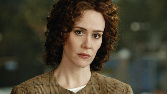 Sarah Paulson as Marcia Clark. 