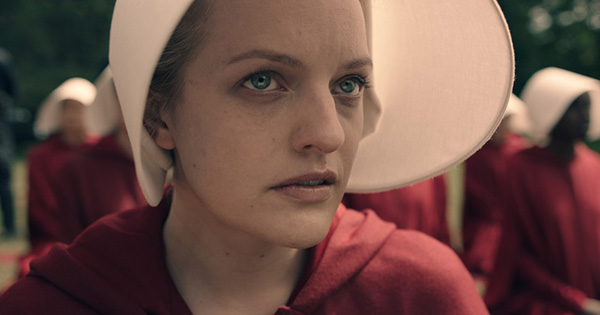 elisabeth moss as offred 1