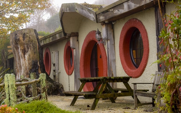 HobbitMotel1